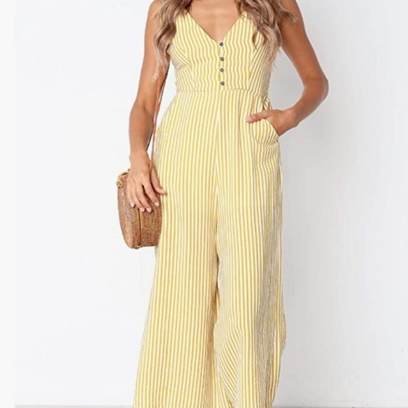 Cute yellow and white capri jumpsuit/romper. NWT. Size M - Picture 4 of 8